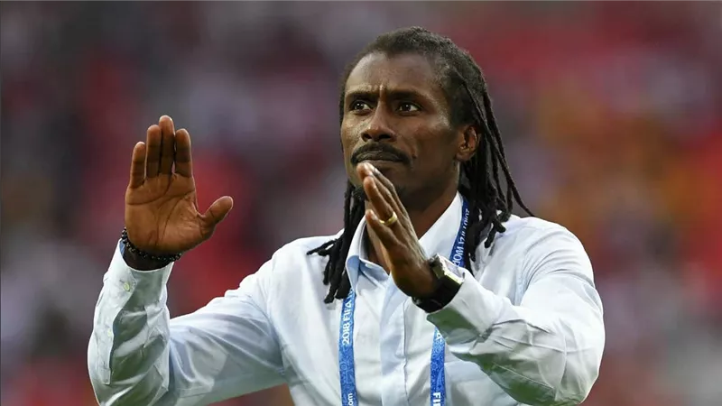 كأس أمم إفريقيا.. نقل مدرب السنغال أليو سيسيه إلى المستشفى