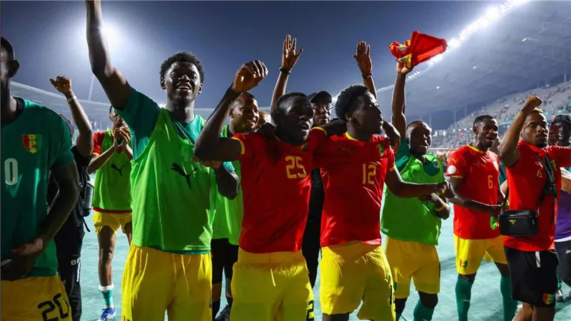 كأس أمم إفريقيا.. إصابات ووفيات في احتفالات جماهير غينيا بالفوز على جامبيا