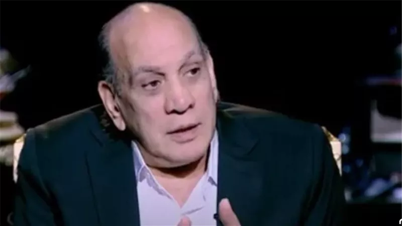 منير مكرم يكشف عن وفاة والده.. تفاصيل الدفن والجنازة
