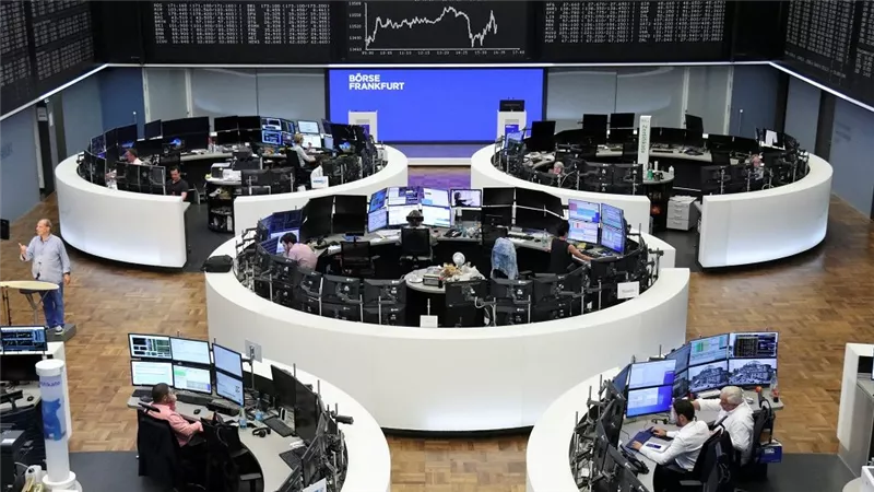 الأسهم البريطانية تغلق على ارتفاع