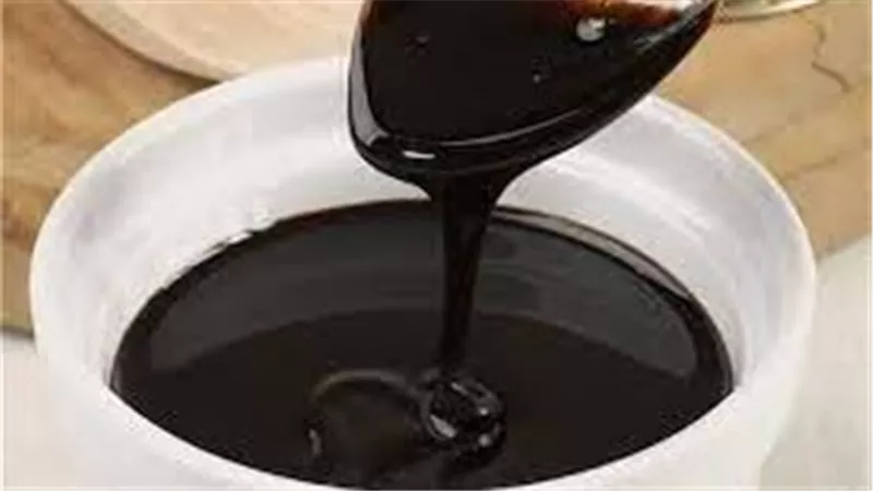 ما فوائد العسل الأسود؟.. سر الوقاية من فقر الدم
