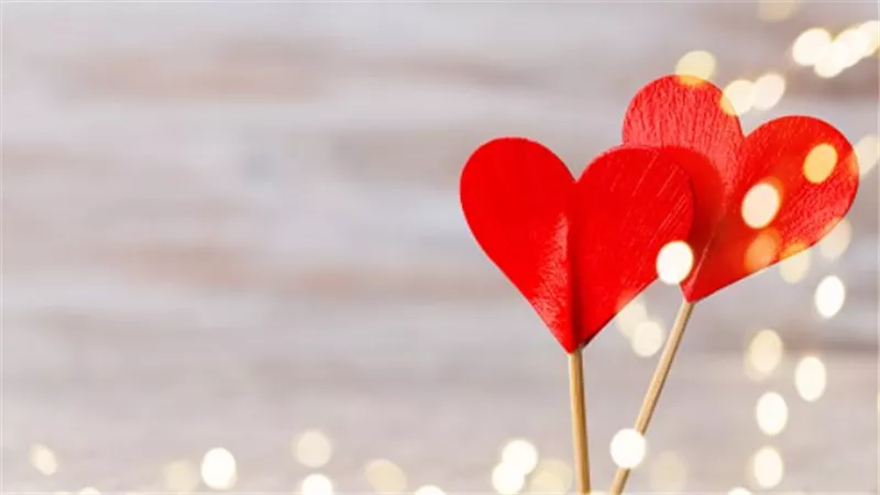  لروح قلبي وحياتي كل عام وأنت بألف خير وسعادة.. أجمل رسائل الفلانتين valentine