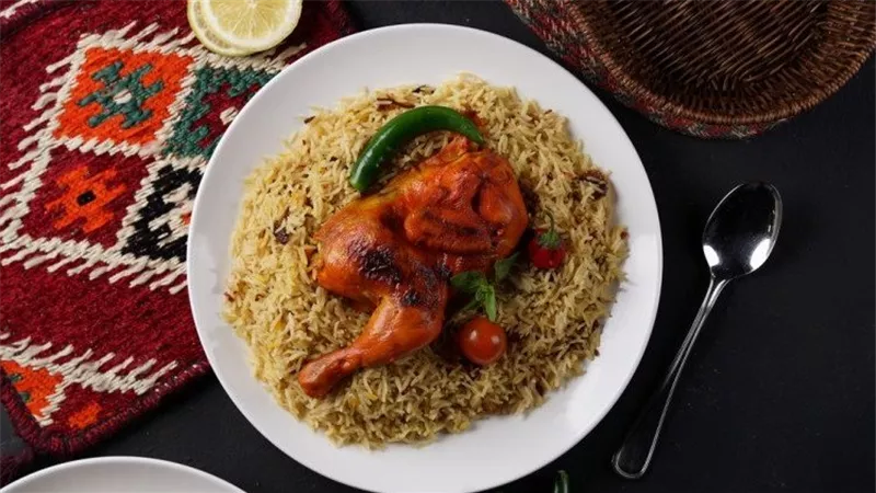 طريقة الرز البخاري الأصلي.. نوع الأرز المستخدم والبهارات بالتفصيل