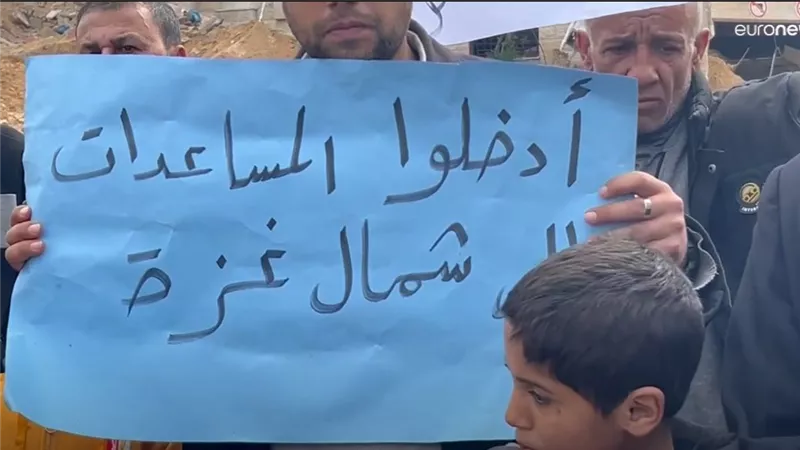  مظاهرة في بيت لاهيا للمطالبة بإدخال المساعدات لشمال غزة (فيديو)