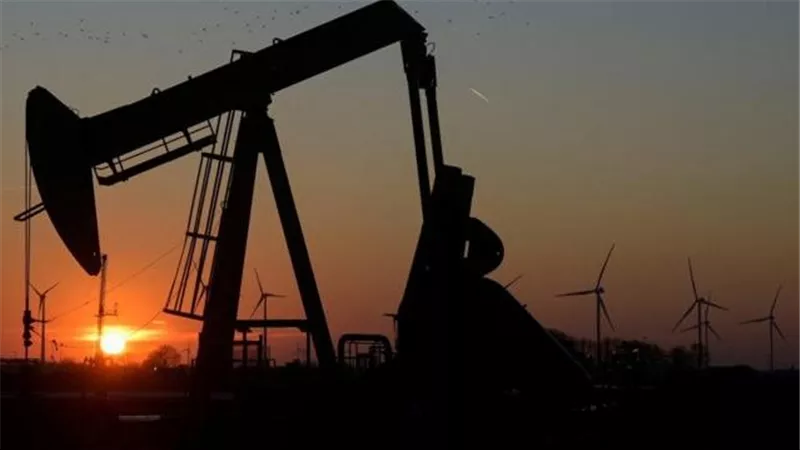 ارتفاع طفيف بأسعار النفط وخام برنت يتجاوز حاجز الـ 83 دولار للبرميل 
