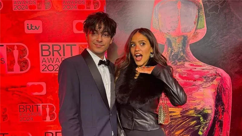 جنا دياب ومشعل تمر.. هل يشهد حفل BRIT ديو غنائي جديد بين النجمين؟ (صور وفيديو)
