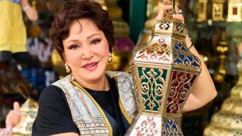  بطريقة مختلفة.. كيف عايدت لبلبة جمهورها ومتابعيها في العالم العربي برمضان؟ (صور وفيديو)