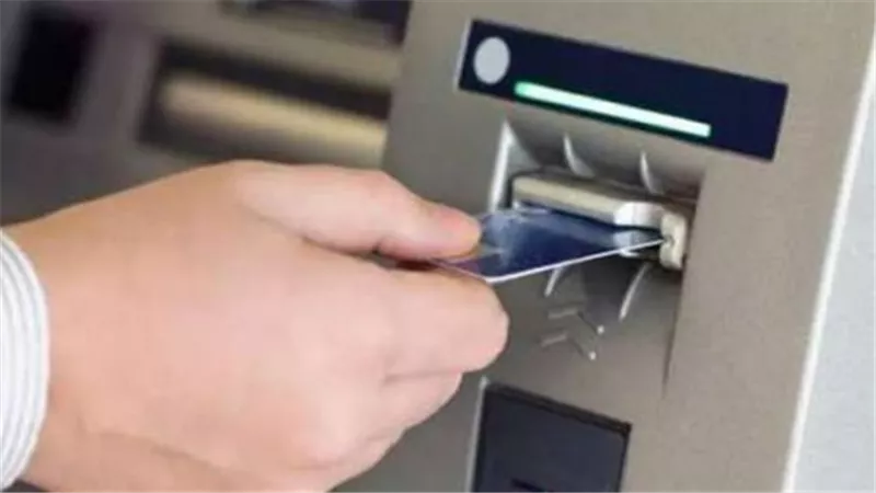 ما هو حد السحب النقدي من ماكينات ATM وفروع البنوك؟