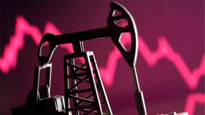 انخفاض أسعار النفط وخام برنت يسجل ٨٥ دولار للبرميل