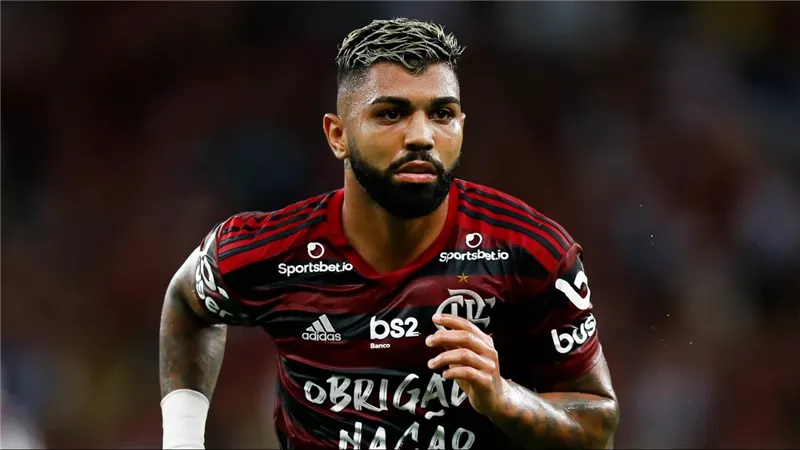 إيقاف لاعب فلامنجو البرازيلي للغش في اختبار المنشطات.. تفاصيل الخدعة التي افتعلها