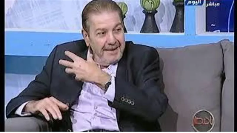 فنان مصري يلجأ للشرطة قبل طرده من منزله.. ما القصة؟ (فيديوجراف)