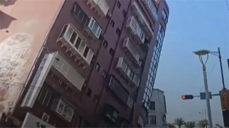 وصف بأنه الأعنف منذ 25 عامًا.. زلزال يضرب اليابان وتايوان.. مشاهد مرعبة (فيديوهات)