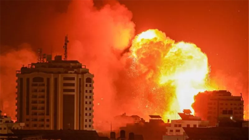 16 قتيلا و40 جريحًا في غارات إسرائيلية على بلدتين جنوب لبنان