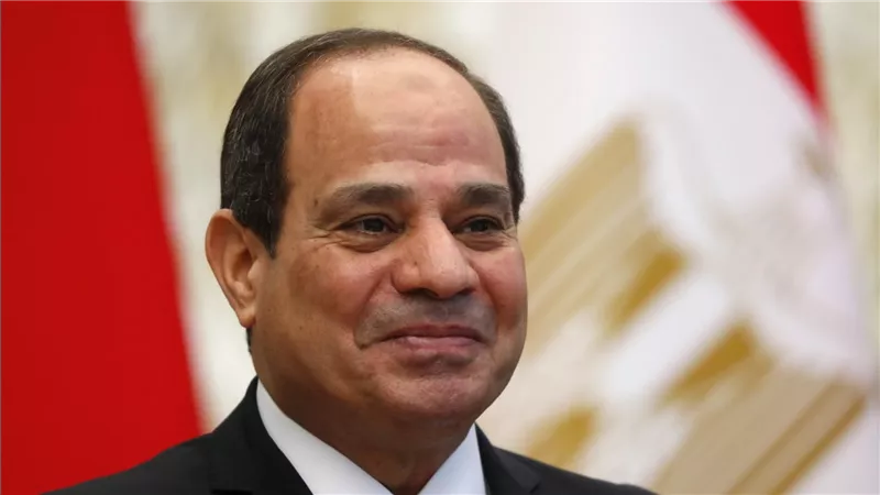 مصر.. السيسي يحضر مراسم تكريم شهداء القوات المسلحة في ذكرى تحرير سيناء