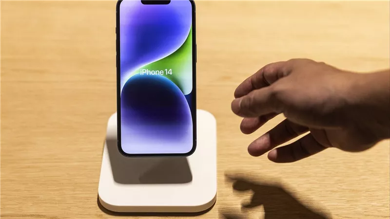 أسباب انخفاض شحنات هواتف آيفون iPhone من آبل ‏Apple 