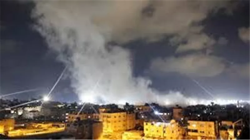 استشهاد 15 شخصا في غارة إسرائيلية على سوق في مدينة غزة 