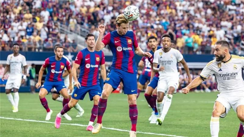 كلاسيكو الأرض.. تاريخ مواجهات ريال مدريد وبرشلونة قبل لقاء الليلة