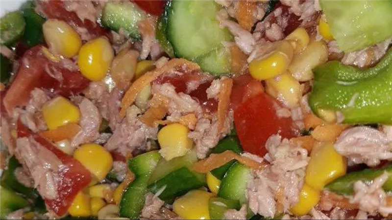 فوائد سلطة التونة.. تقلل خطورة الإصابة بأمراض القلب