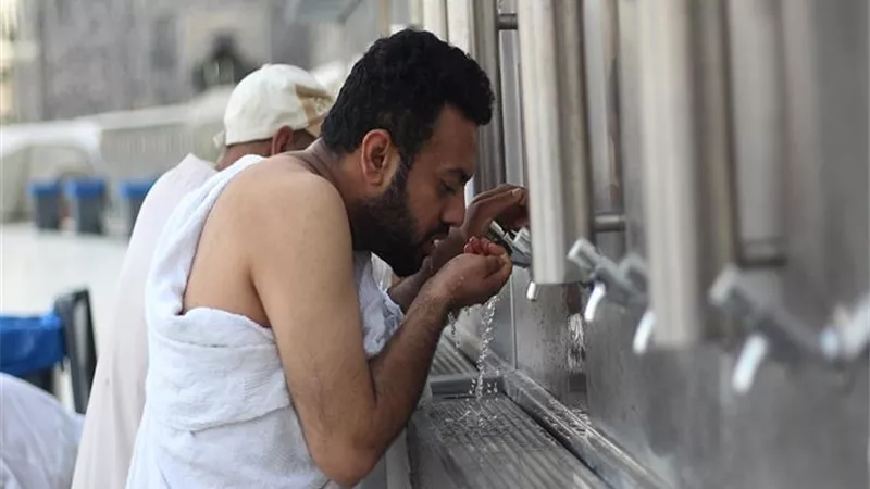 فوائد ماء زمزم للوجه والشعر