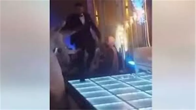 بسبب سحر أسود.. خلاف بين عروسين يتحول لمعركة في الزفاف (فيديوجراف)
