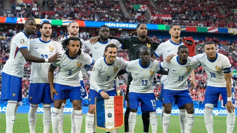 فرنسا تطلب استضافة نهائيات دوري الأمم الأوروبية 2026-2027 فرنسا تطلب استضافة نهائيات دوري الأمم الأوروبية 2026-2027