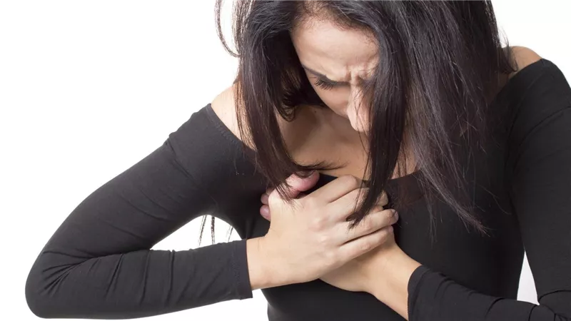 أسباب ألم الثدي.. 7 عوامل محفزة على الألم بخلاف السرطان