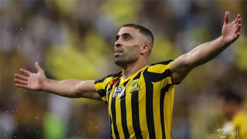 موعد وصول عبد الرزاق حمد الله إلى بريدة للانضمام للتعاون السعودي