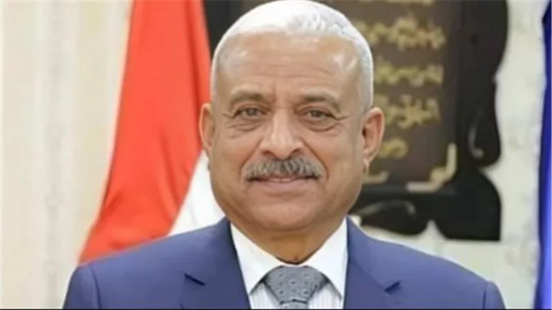 من هو الفريق أول عبد المجيد صقر وزير الدفاع الجديد؟