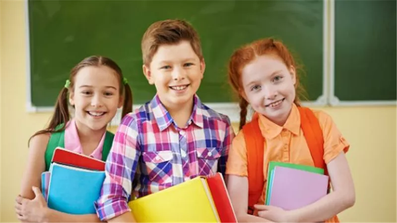 المصروفات الدراسية للصفوف الأولي لجميع المراحل التعليمية في المحافظات