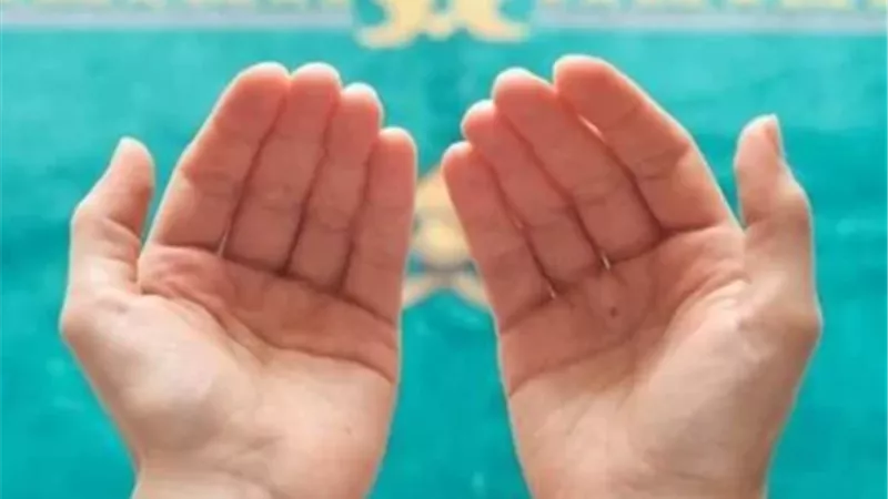أفضل الدعاء في تاسوعاء وعاشوراء.. رَبَّنَا أَفْرِغْ عَلَيْنَا صَبْرًا وَتَوَفَّنَا مُسْلِمِين