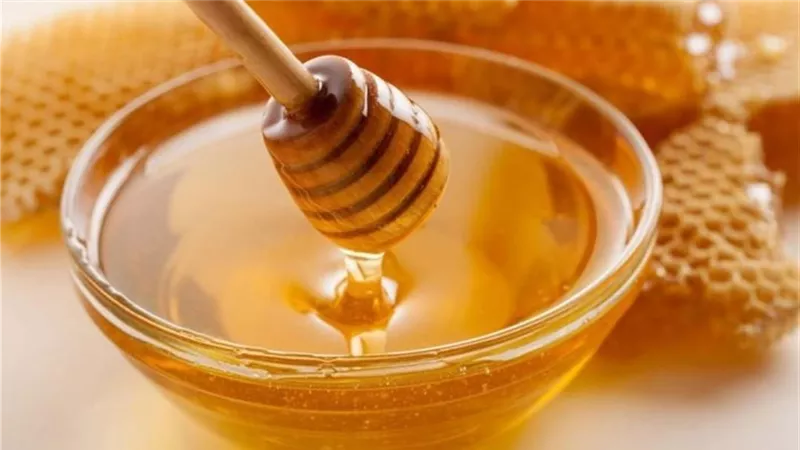 7 من فوائد العسل يوميًا.. ماذا يحدث للجسم عند تناوله؟