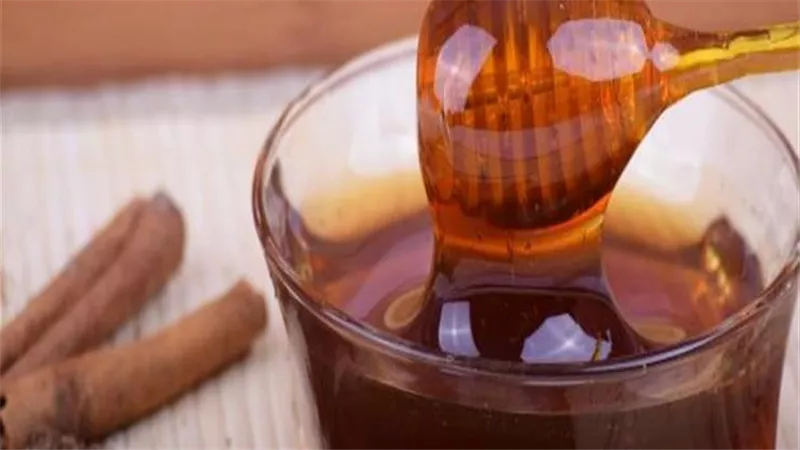 فوائد القرفة مع العسل على الريق.. 6 منافع مذهلة أبرزها علاج العقم