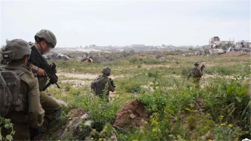 استشهاد ١٥ فلسطينيًا في قصف لقوات الاحتلال استهدف مدرسة للنازحين بمدينة غزة