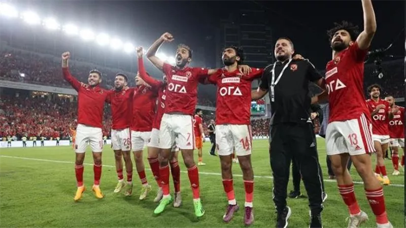 الأهلي يتوج بطلا للدوري المصري للمرة الـ 44 بفوز قاتل على سموحة