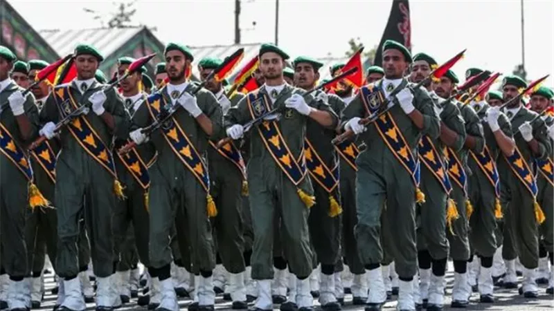 إيران تطلق موجات من الصواريخ على إسرائيل بعد ساعات من التحذير الأميركي