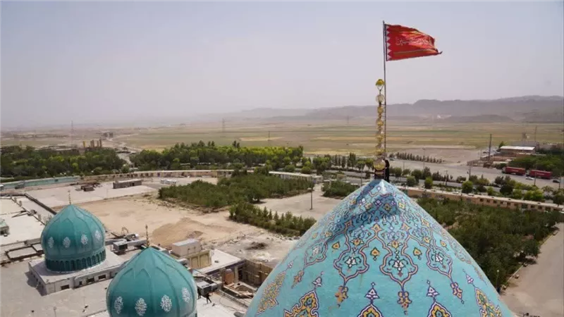 إيران ترفع «علم الثأر الأحمر».. ماذا يعني ولما يرمز؟