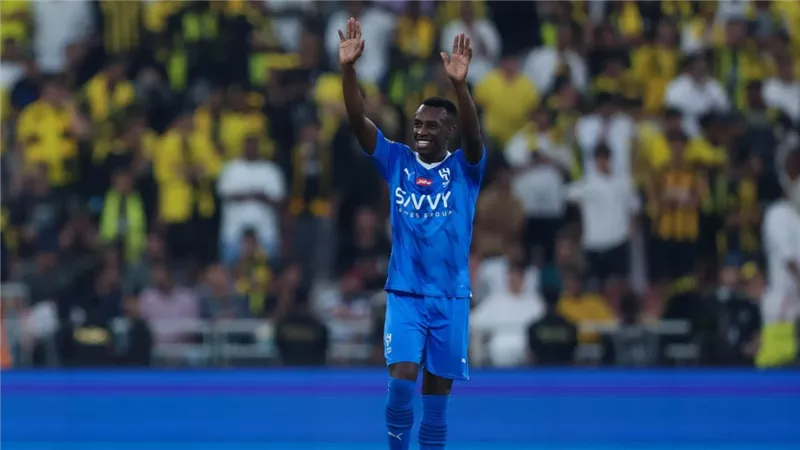 منافسة إيطالية فرنسية على ضم مدافع الهلال السعودي الدولي