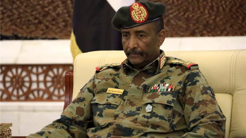 البرهان يوجه رسالتين إلى سلطان ماليزيا ورئيس وزرائها