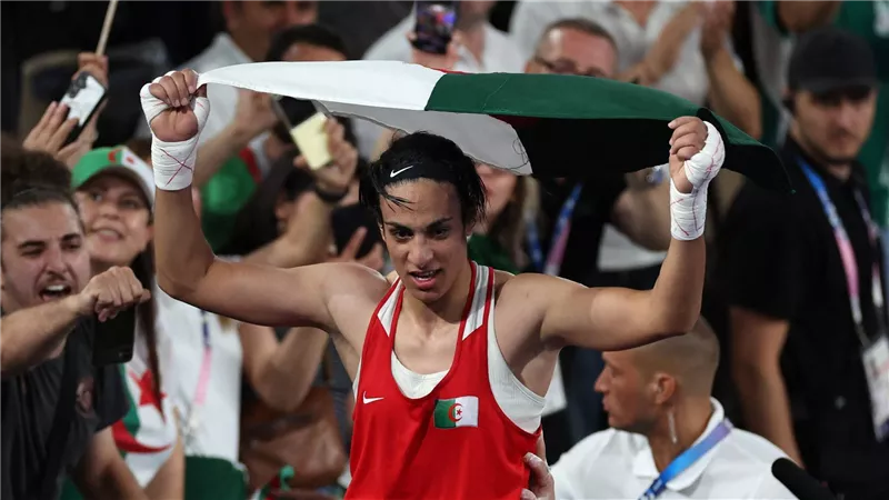 بعد الذهبية الأولمبية.. الرئيس الجزائري يهنئ إيمان خليف برسالة مؤثرة