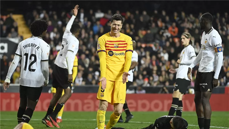 برشلونة يبدأ عهده الجديد من 