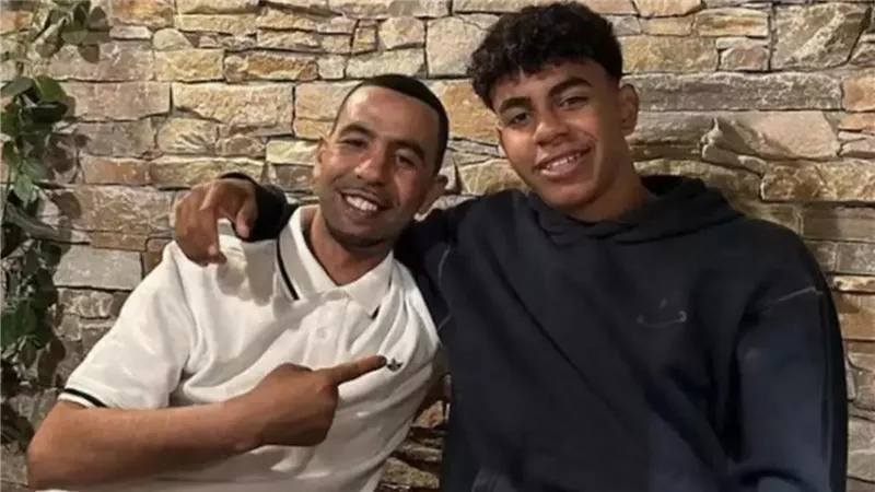 القبض على أحد المتورطين.. تطورات هامة في حادث طعن والد لامين يامال