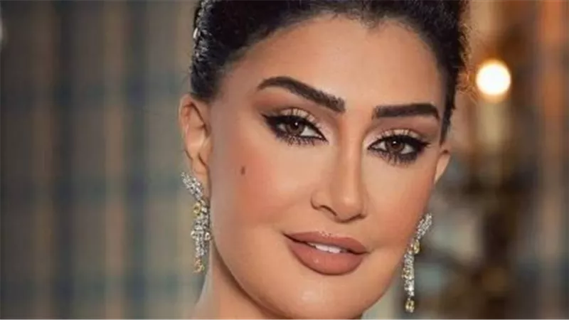  يشبه فساتين الزفاف.. نحافة غادة عبدالرازق تلفت الأنظار في أحدث ظهور لها.. بالأبيض (صور)