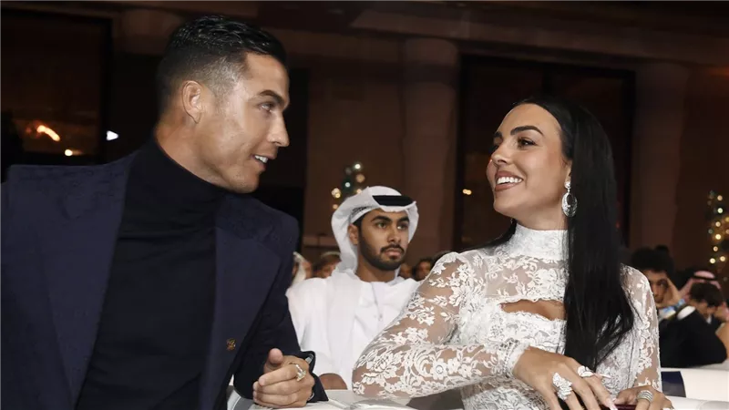 رونالدو يثير الجدل باعتراف صريح.. هل تزوج بـ جورجينا سرًا؟