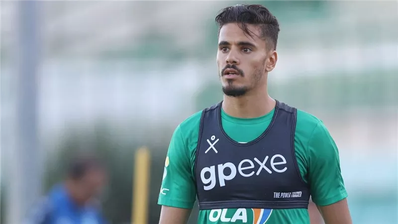 لتعويض أحمد فتوح.. من هو محمود بن تايك لاعب الزمالك المنتظر؟