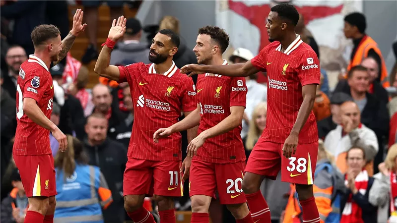 محمد صلاح يتصدر تشكيل ليفربول المتوقع أمام بولونيا بدوري الأبطال