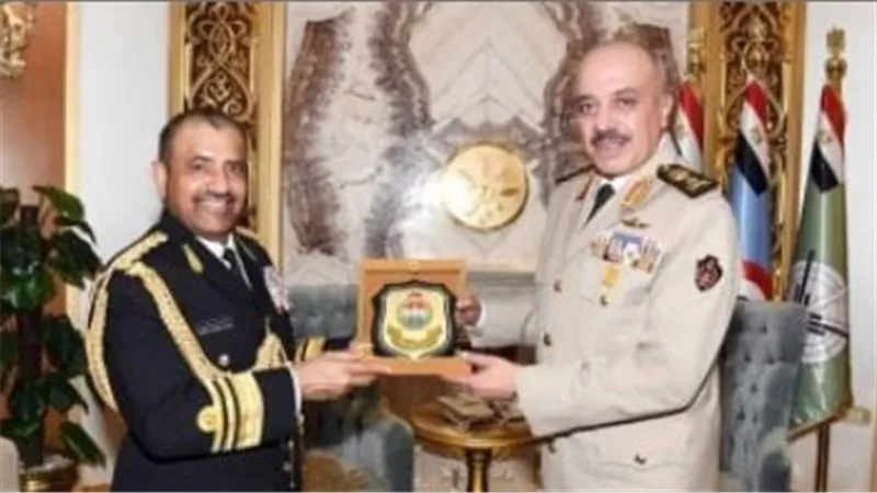 الفريق أحمد خليفة يلتقى رئيس أركان قوات السلطان المسلحة بسلطنة عمان