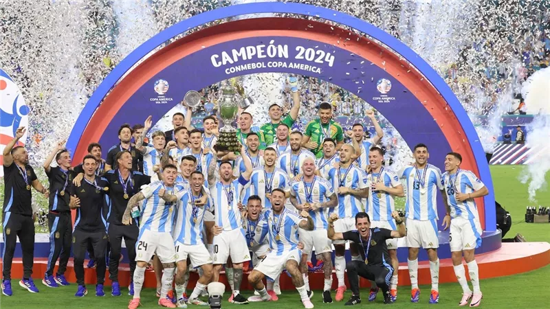 تصنيف الفيفا.. الأرجنتين تواصل صدارة العالم وبطل أوروبا يرتقي 5 مراكز