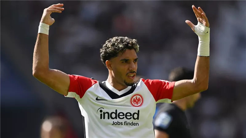 الملك الجديد.. عمر مرموش يتربع على عرش هدافي الدوريات الكبرى