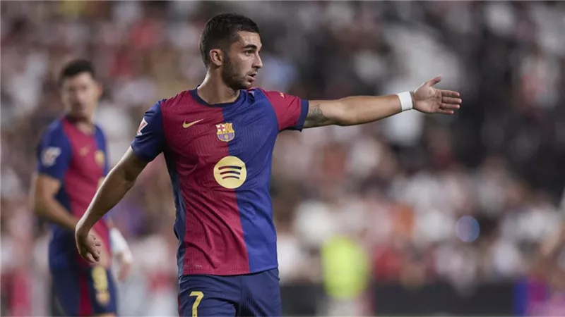 برشلونة يعلن تفاصيل إصابة لاعبه فيران توريس.. ويكشف مدة غيابه