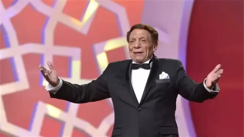 بعد الحديث عن اعتزال عادل امام... كيف يقضي الزعيم أيامه؟